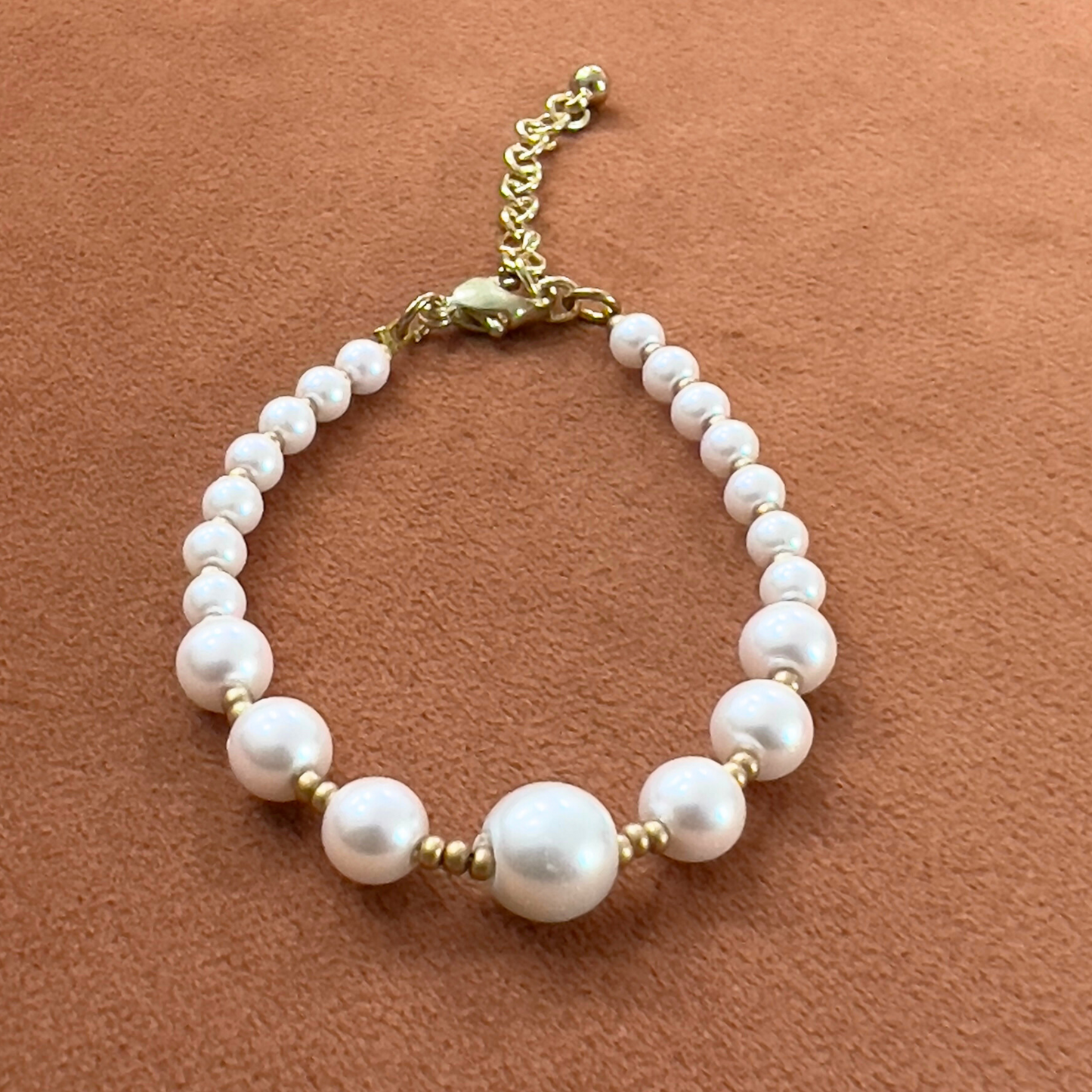 Round Pearl Bracelet with Dainty Seed Beads