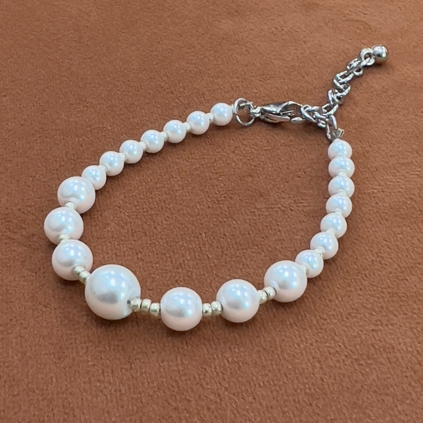 Round Pearl Bracelet with Dainty Seed Beads