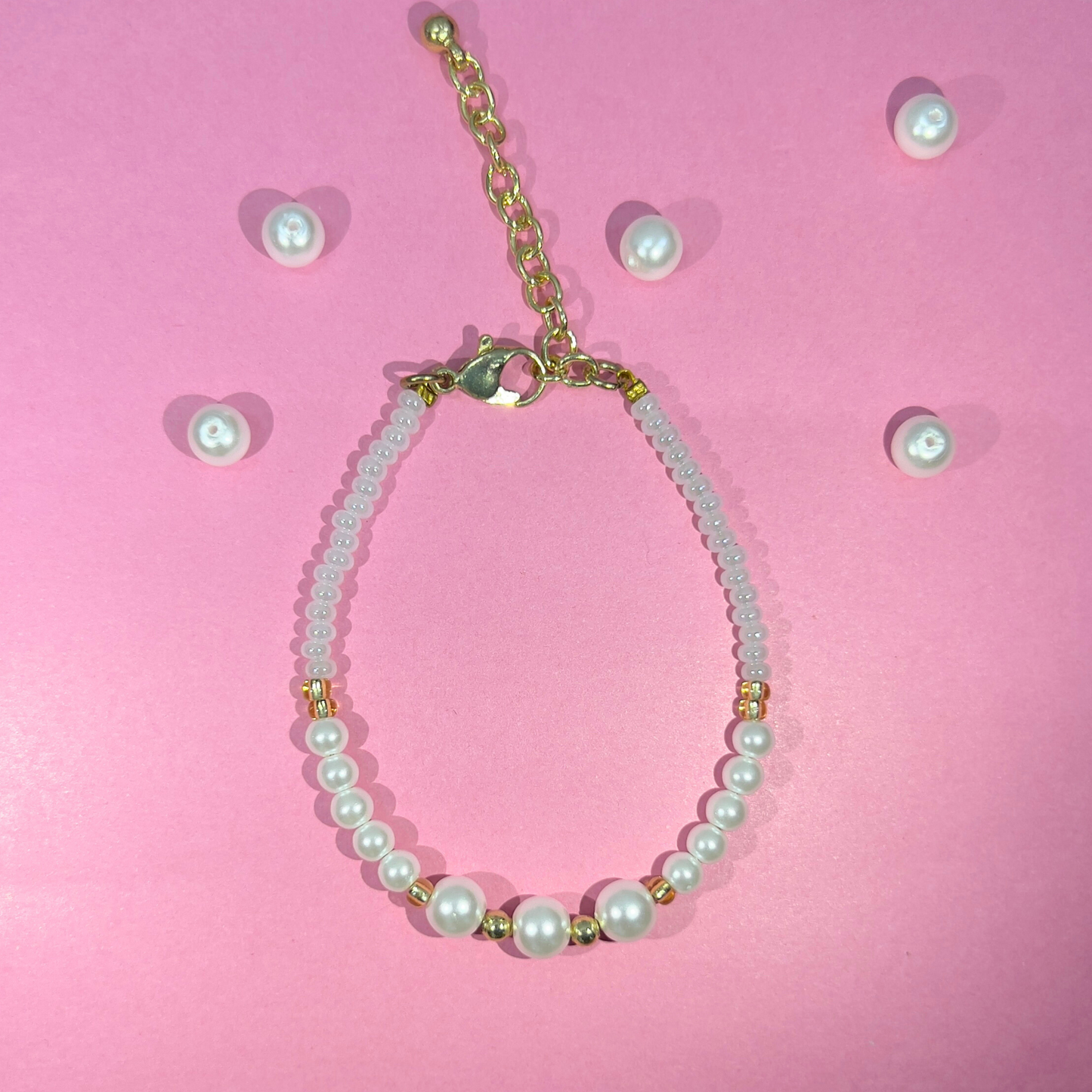 Round Pearl Bracelet with Seed Beads