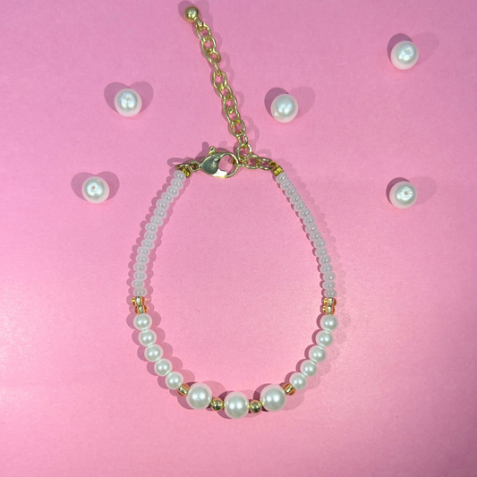 Round Pearl Bracelet with Seed Beads