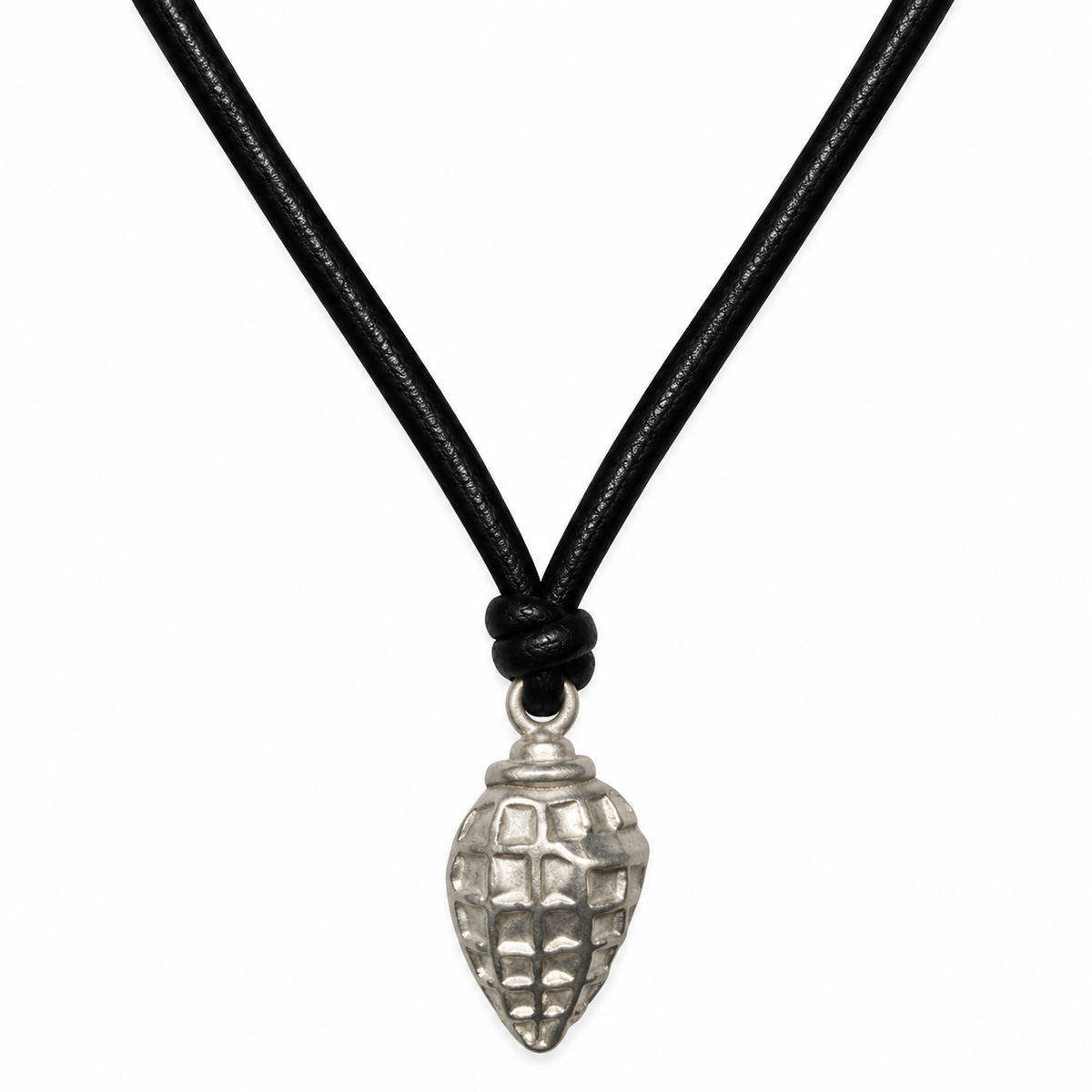 Textured Seashell Pendant Leather Necklace for Women
