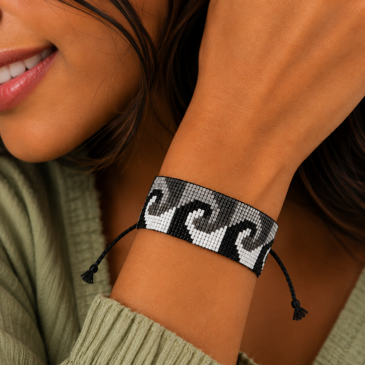 Wave Pattern Adjustable Beaded Bracelet for Women